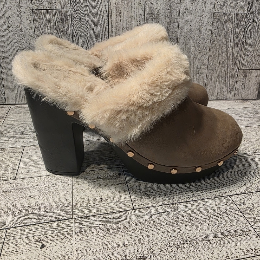 Bamboo Women's Faux Fur Lined Clogs Size 6 - Picture 2 of 7